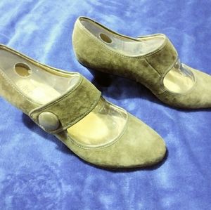 Softspots "Studio" taupe grey suede heels